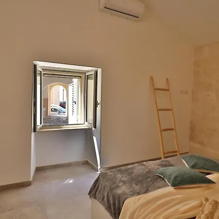 Dimora Storica Rebecca A * Отранто